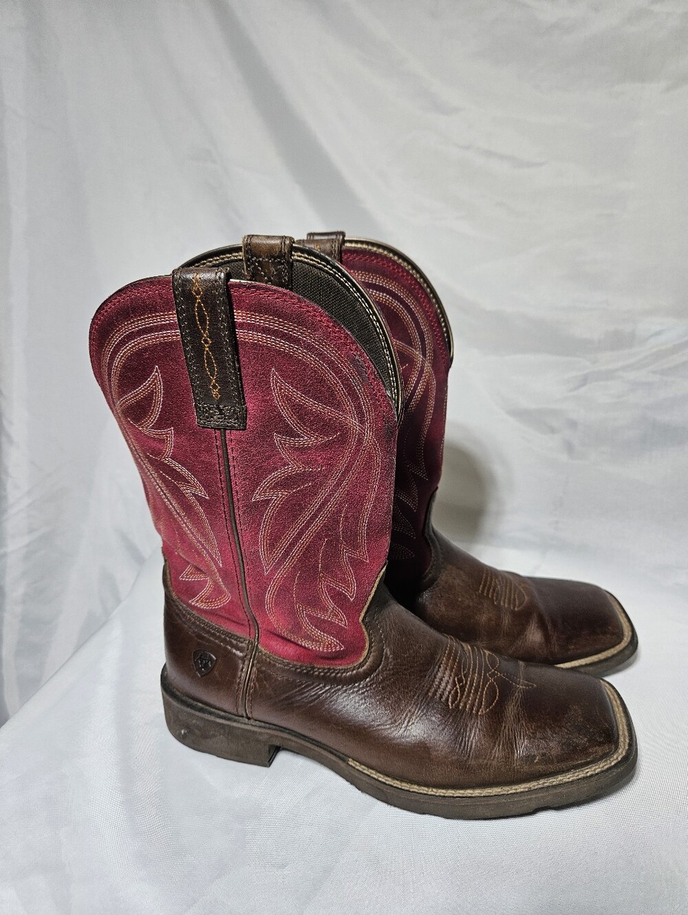Ariat 10033915 Azalea Womens Square Toe Western Boots. Size 9.5